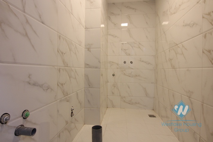 105 sqm office for rent in Tay Ho, Hanoi.